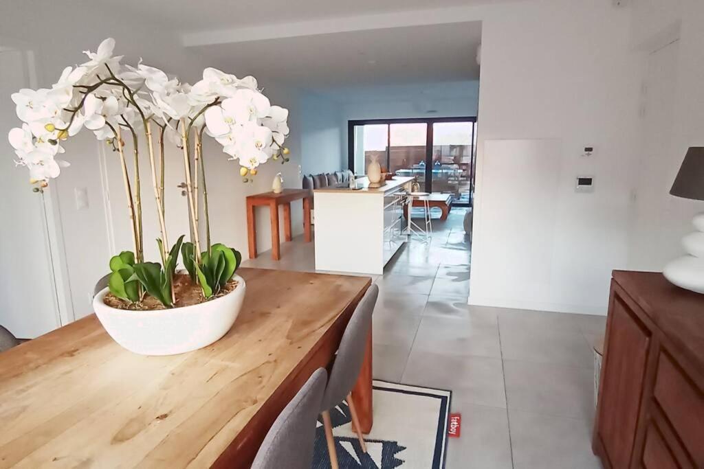 Loft Standing 100 M2 A 200 Metres De La Plage Apartment Lacanau Exterior photo