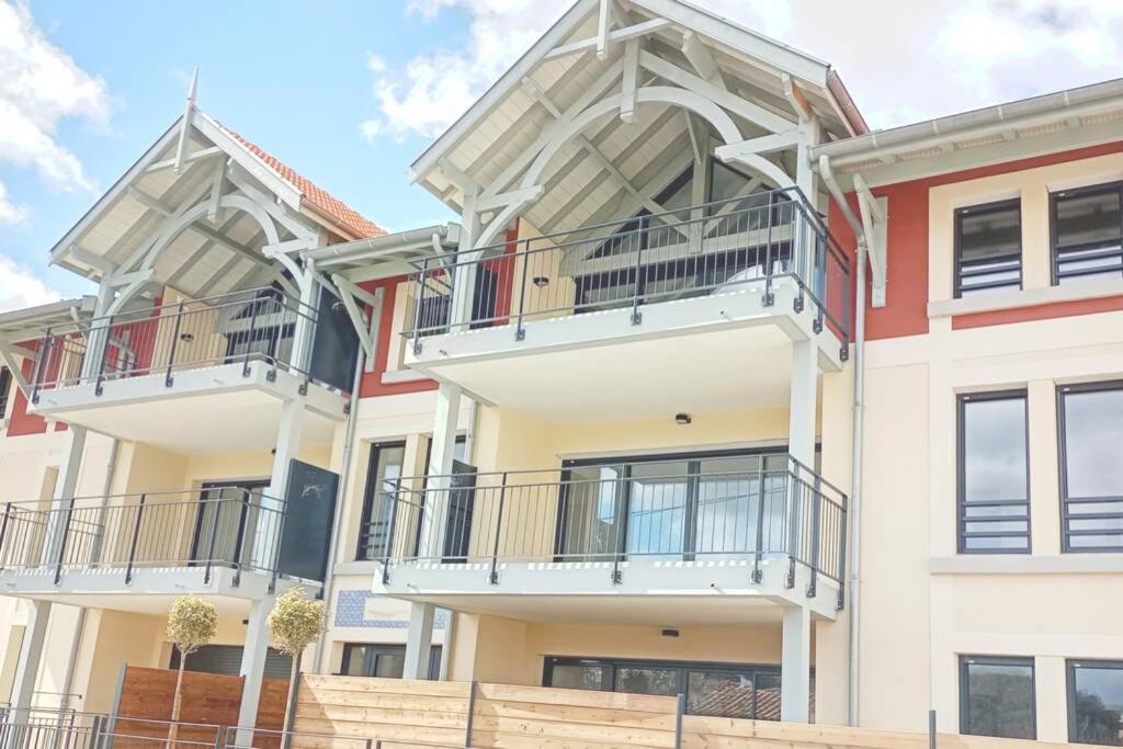 Loft Standing 100 M2 A 200 Metres De La Plage Apartment Lacanau Exterior photo